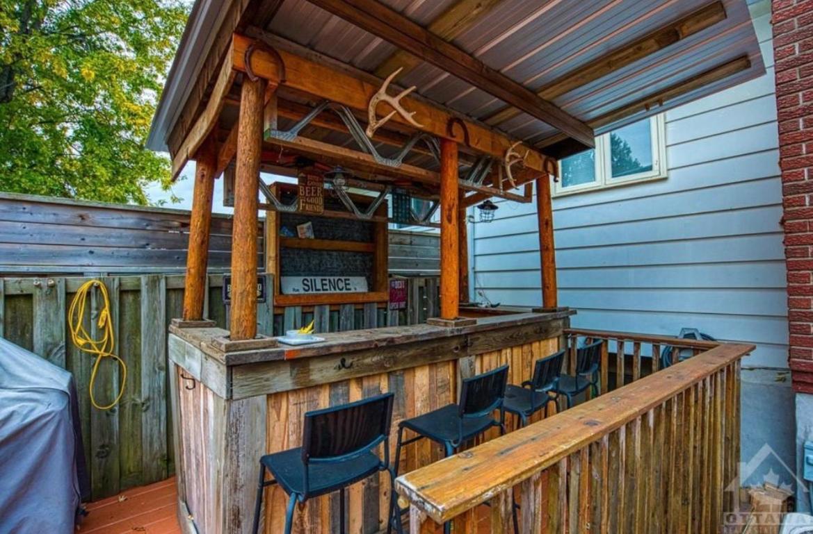 Castlerooms Homestay Ottawa Exterior photo